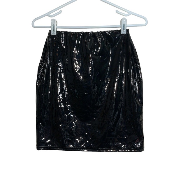PrettyLittleThing Shape Black Vinyl Bodycon Skirt Sz. 4 - Picture 7 of 10